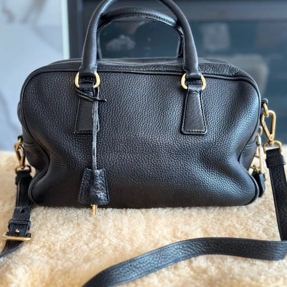 Prada leather handbag in pristine condition - Picture 8 of 14